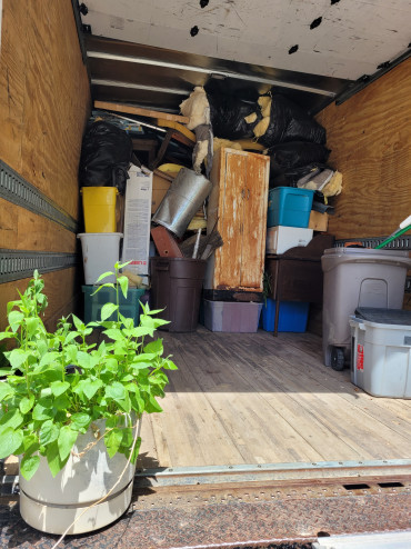 How to Simplify Your Life with Junk Removal and Thrift Shopping in Colorado Springs
